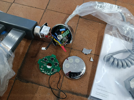 Elektrinis rankšluosčių džiovintuvas D01 500/960 pilkas